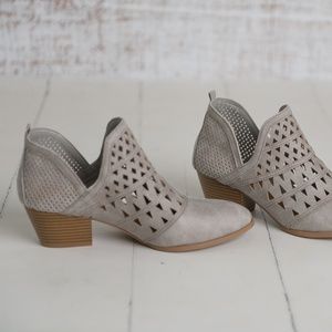 Qupid Bootie - Size 7